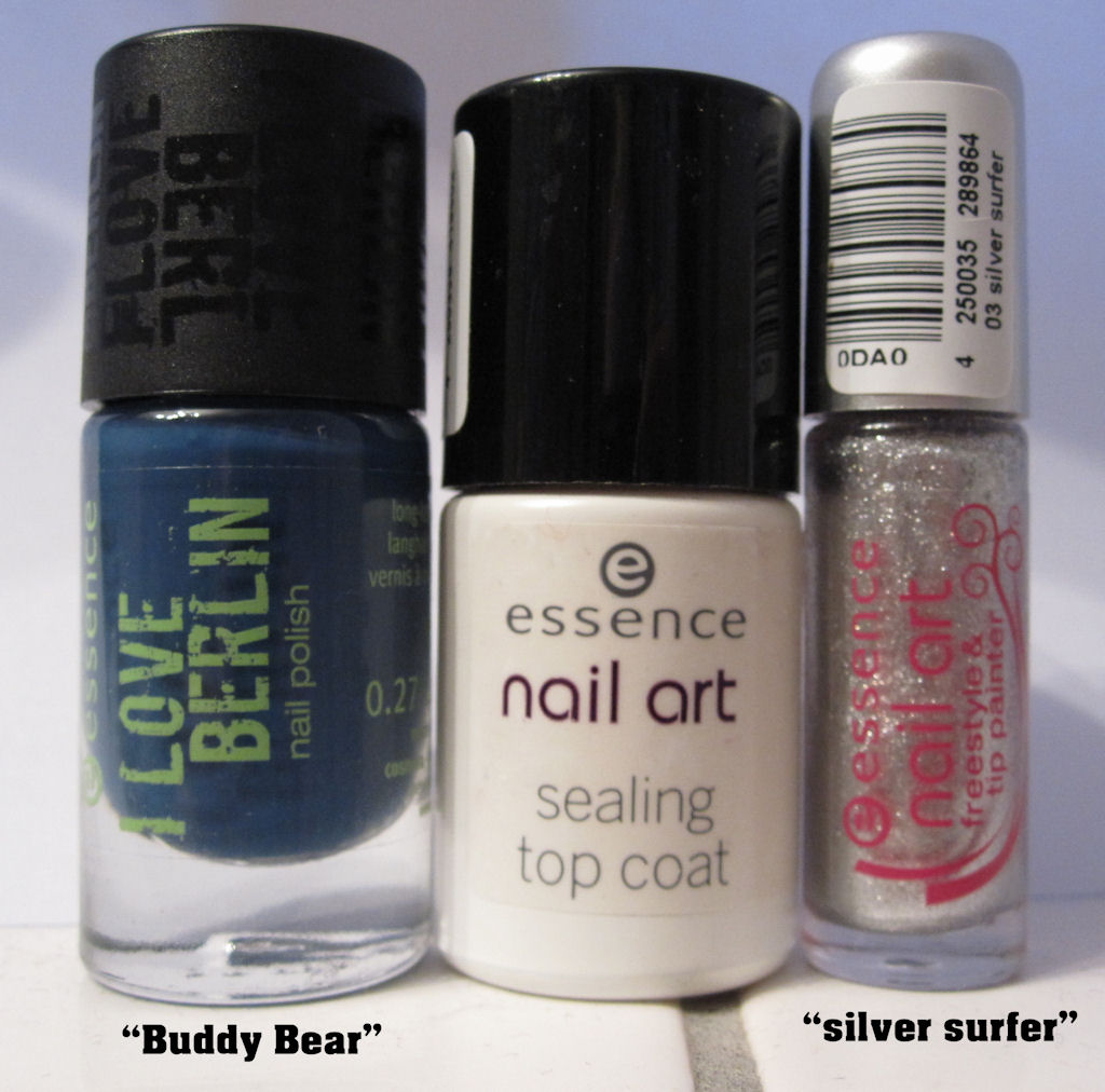 Folgende Produkte habe ich verwendet – Essence Nagellack I love Berlin LE „Buddy Bear“ – essence nail art tip painter „03 silver surfer“