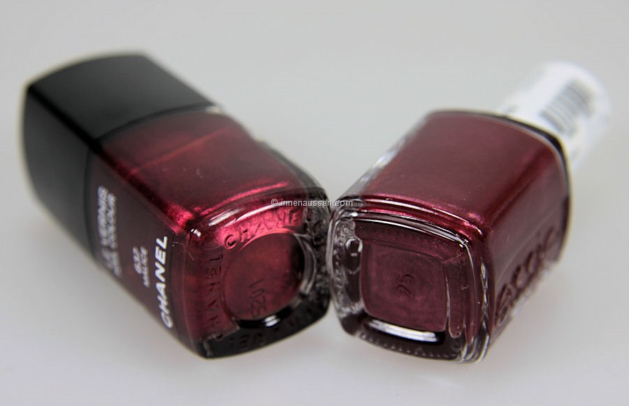 Chanel Malice versus Essie Thigh High - InnenAussen