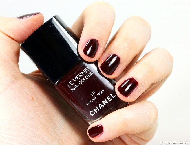 Chanel 18 Rouge noir, two coats indoor with flash, Babina70