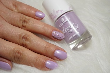 Frühlingslack-essence-bloom-me-up!-02-lovely-lavender