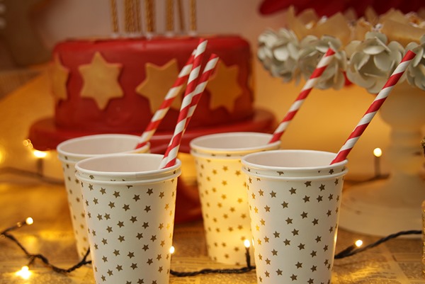 12. Anna im Backwahn fur Innenaussen.com_ Christmas Sweet Table_Cups_Trinkbecher