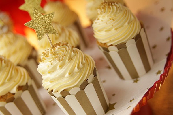 6. Anna im Backwahn fur Innenaussen.c om_Christmas Sweet Table_Cupcakes