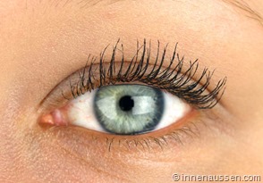 Benefit-Roller-Lash-Mascara-Innen-Aussen-Auge