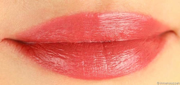 Estee-Lauder-Pure-Color-Lippenstift-Blushing-Swatch-