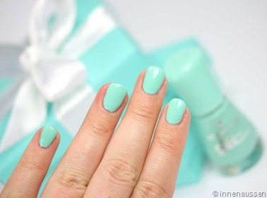 essence-Nagellack-Play-with-my-mint-Swatch-2