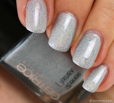 Catrice-Luxury-Lacquer-Liquid-Metal-09-Never-No-to-Holo-Swatch