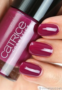 Catrice-Nagellack-95-For-some-it's-plum-Swatch