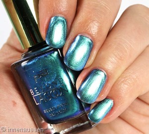 p2-Beyond-Lagoon-Nagellack-010-Underwater-Blue-Swatch