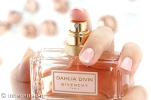 Duftreview-Givenchy-Dahlia-Divin