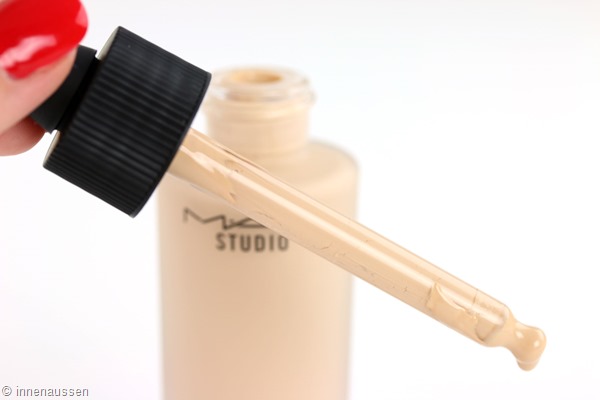 MAC-Studio-Waterweight-Foundation-Pipette