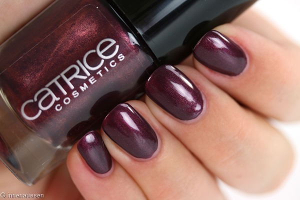 Catrice-59-First-Class-Up-Grape-Innen-Aussen