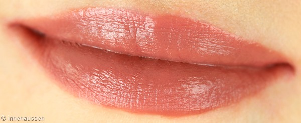 Estee-Lauder-Pure-Color-Envy-Liquid-Lip-Potion-120-Extreme-Nude-Innen-Aussen-Lippen