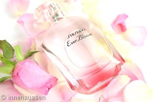 Shiseido-Ever-Bloom-Innen-Aussen