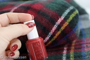 essie-with-the-band-swatch
