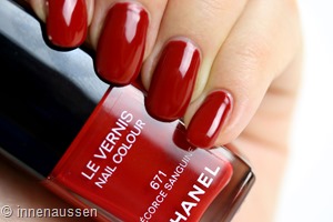 Chanel-Ecorce-Sanguine-Swatch-Innen-Aussen