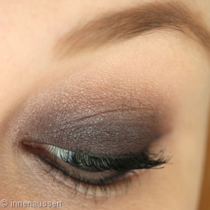 Urban-Decay-Gwen-Stefani-Dark-Look-AMU-Innen-Aussen