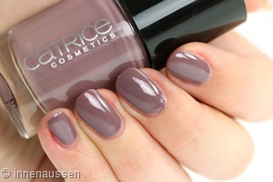 Catrice 117 Mauve to the beat Swatch Innen Aussen