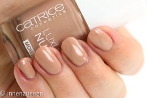 Catrice Luxury Nudes 12 Caramel Confession Swatch Innen Aussen