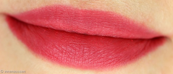 Loreal Indefectible Matte Puderlippenstift 004 Oops I pink it again Innen Aussen