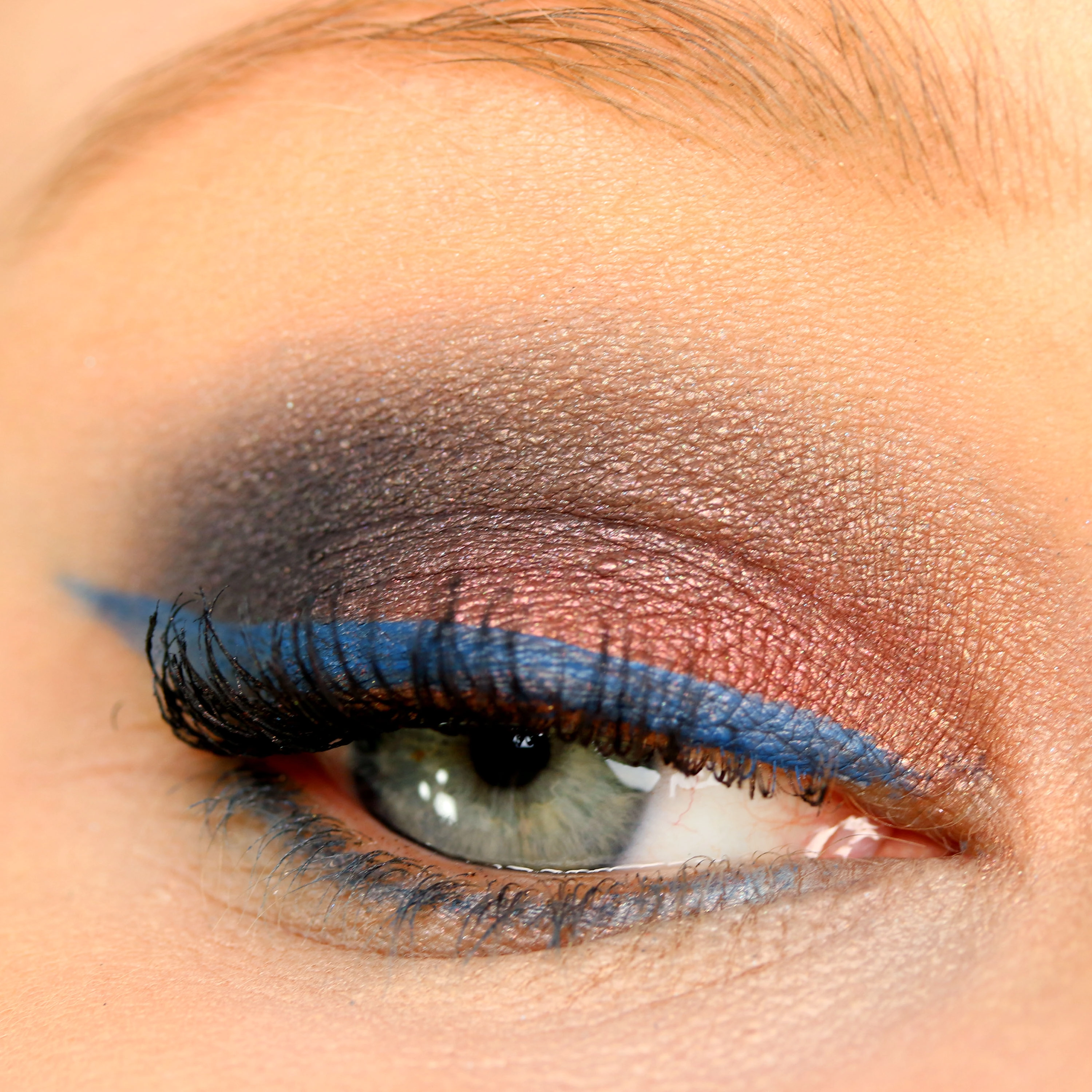 AMU Pastel Eyeliner Blue