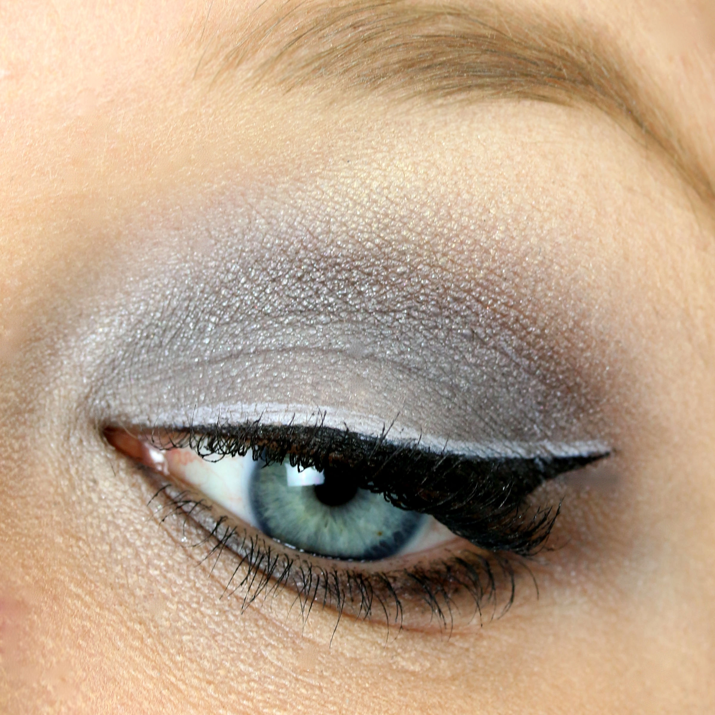 White Eyeliner InnenAussen