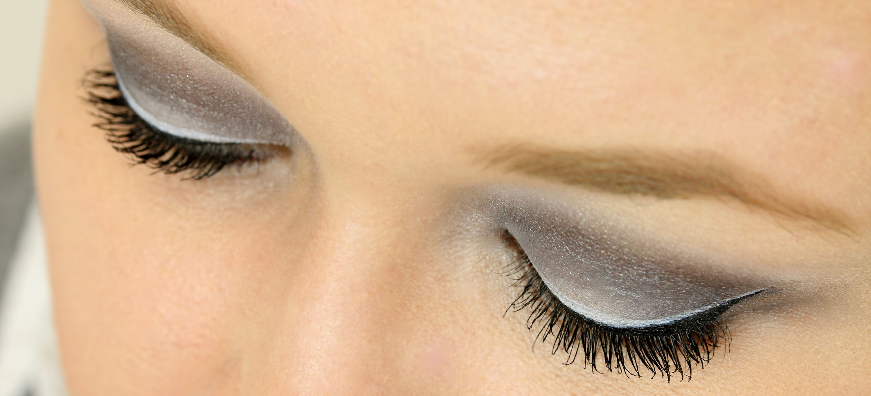 White Eyeliner Look InnenAussen