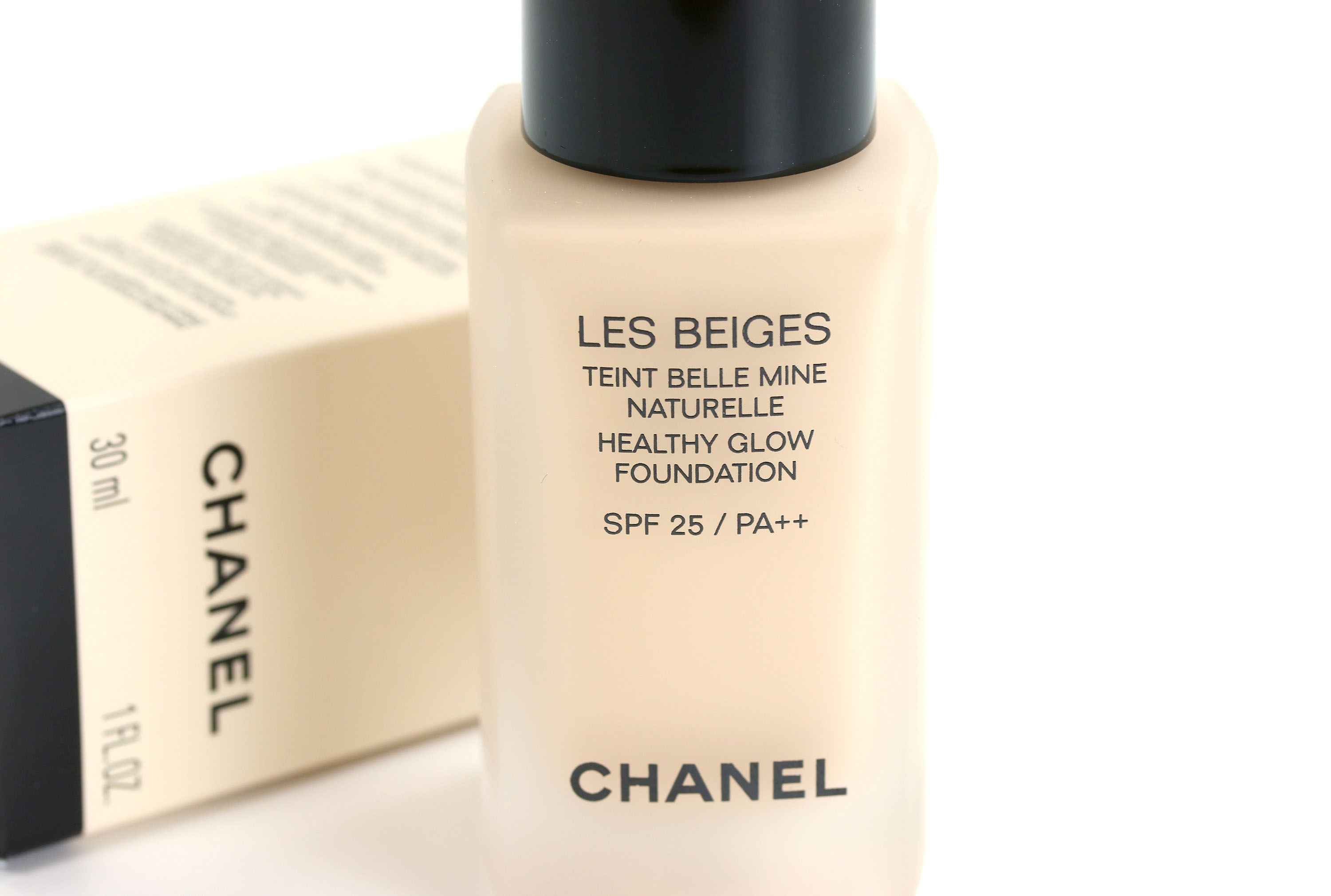 Chanel Les Beiges Healthy Glow Foundation InnenAussen