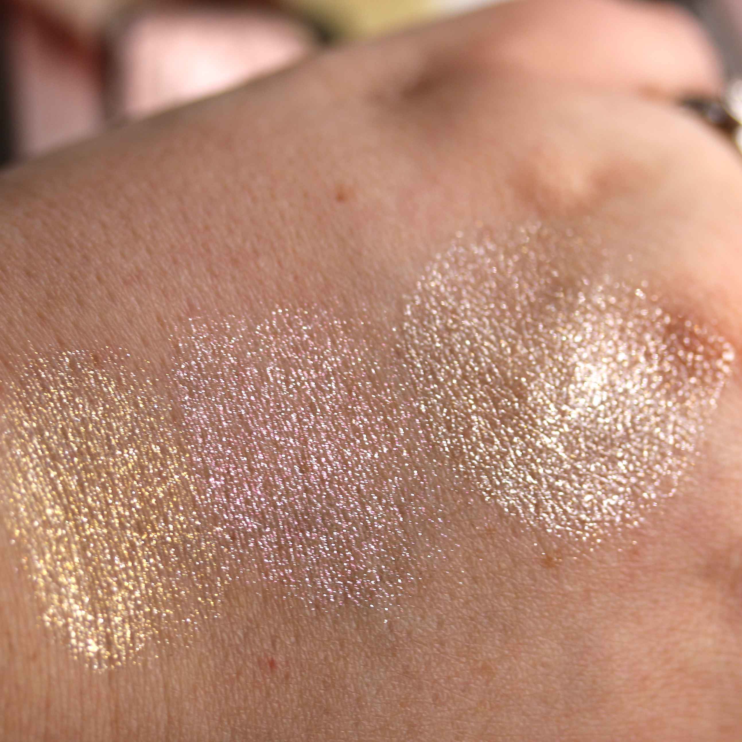 LOV Lidschatten Veil of Pearl Swatches InnenAussen