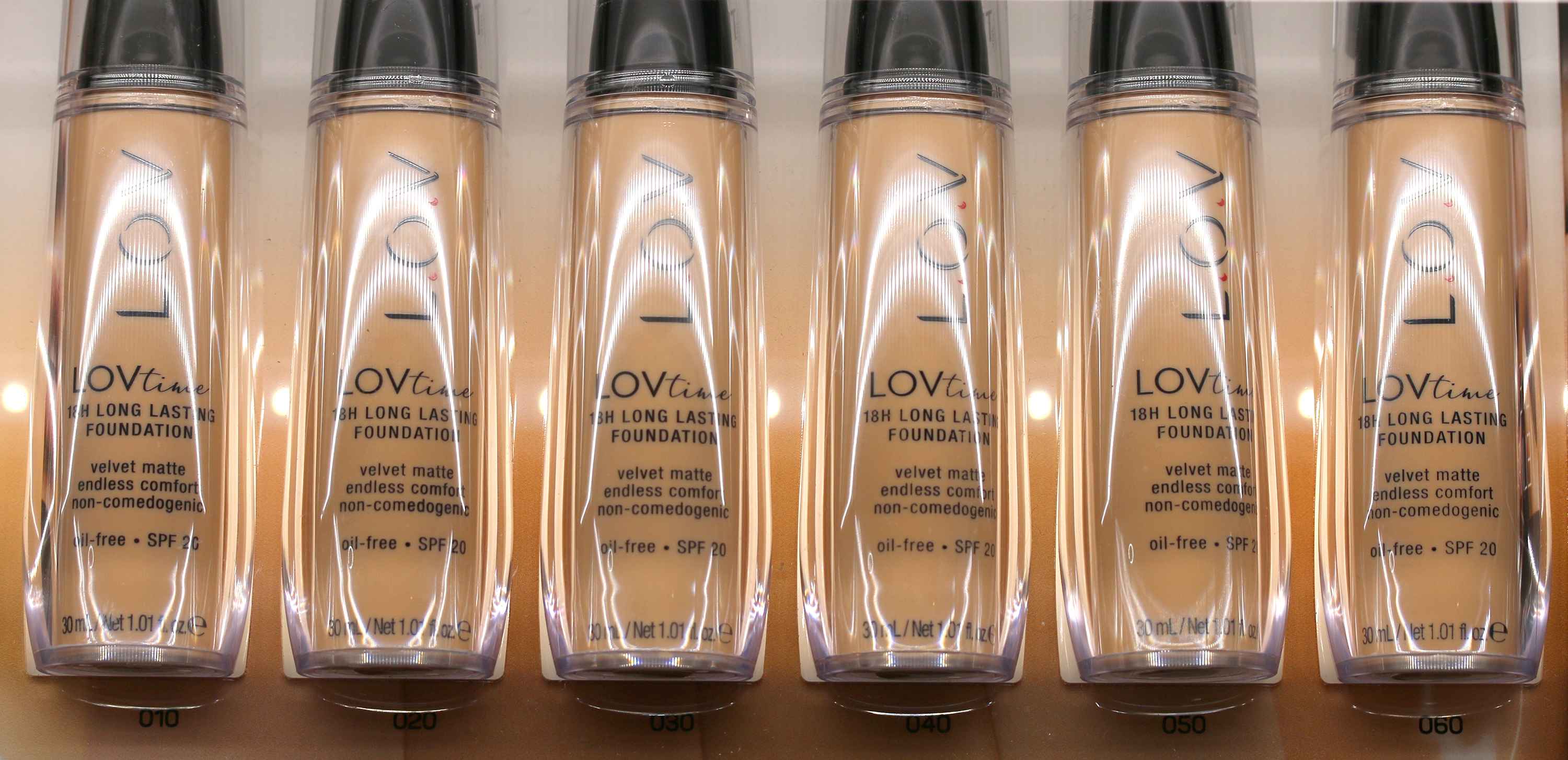 LOV Long Lasting Foundation InnenAussen