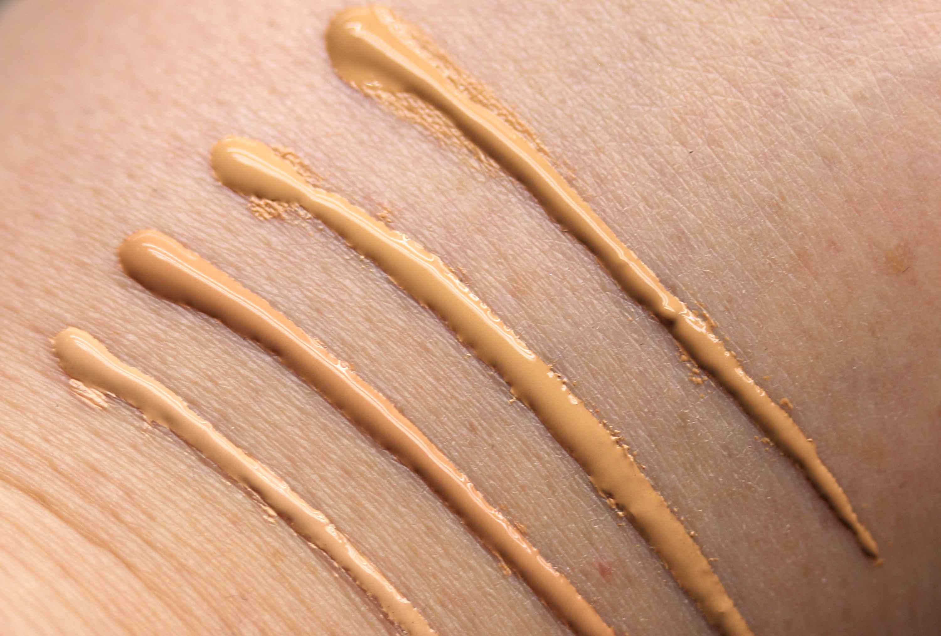 LOV Moisturizing Foundation Swatches InnenAussen