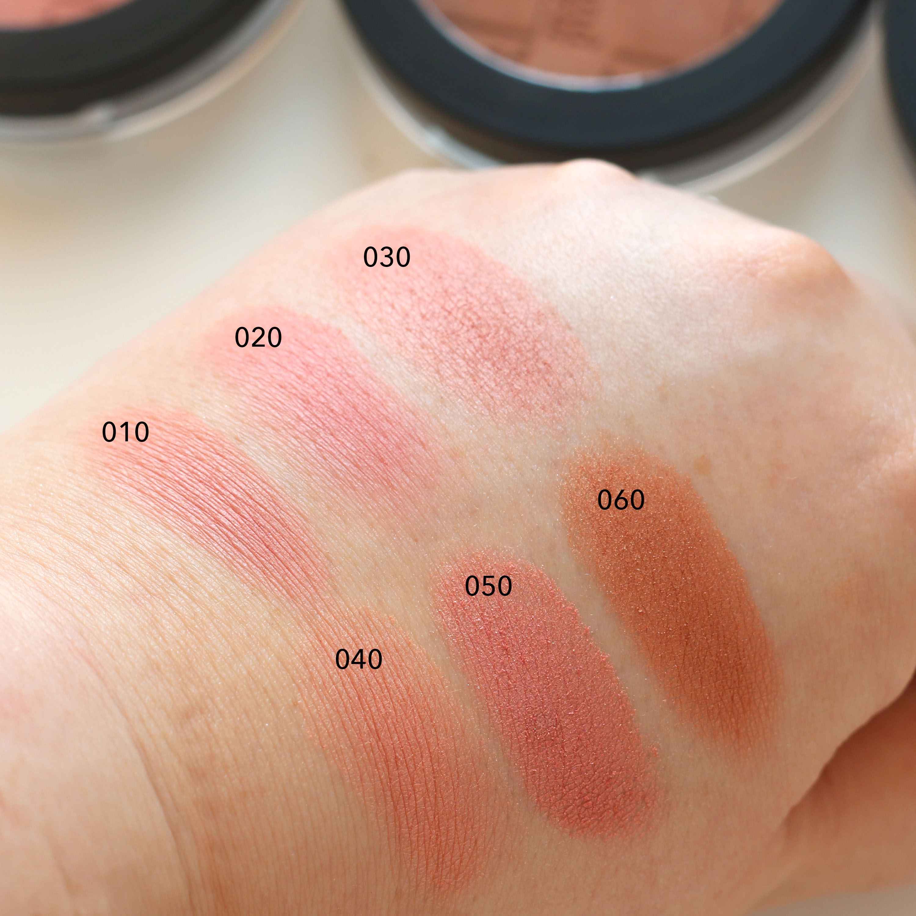 Swatches Rouge trend It Up InnenAussen