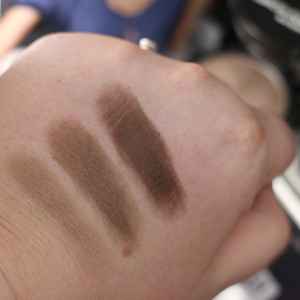 dm trend It Up Swatches Augenbrauen Puder InnenAussen