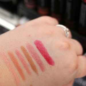 dm trend It Up Swatches Color Butter Lipstick Pen InnenAussen