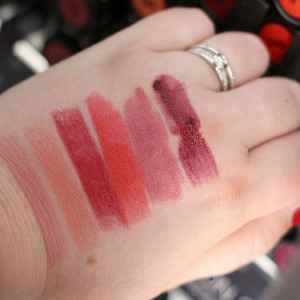 dm trend It Up Swatches Gloss Infusion Lipstick InnenAussen