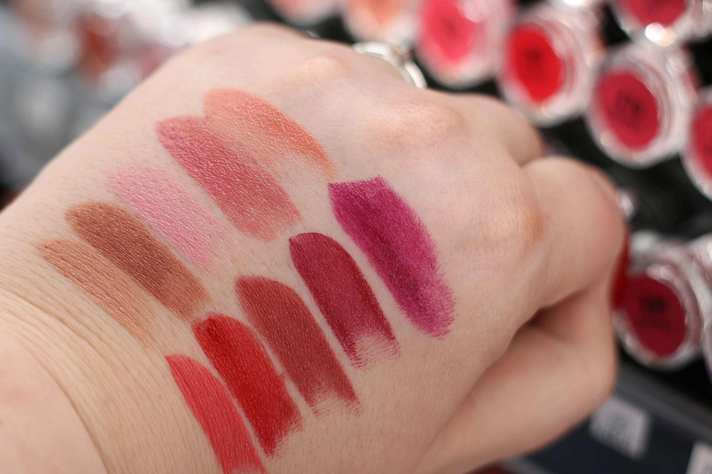 dm trend It Up Swatches High Shine Lipstick InnenAussen