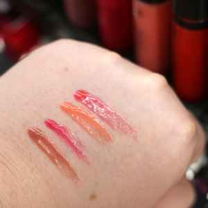 dm trend It Up Swatches Oil Infusion Lip Gloss InnenAussen