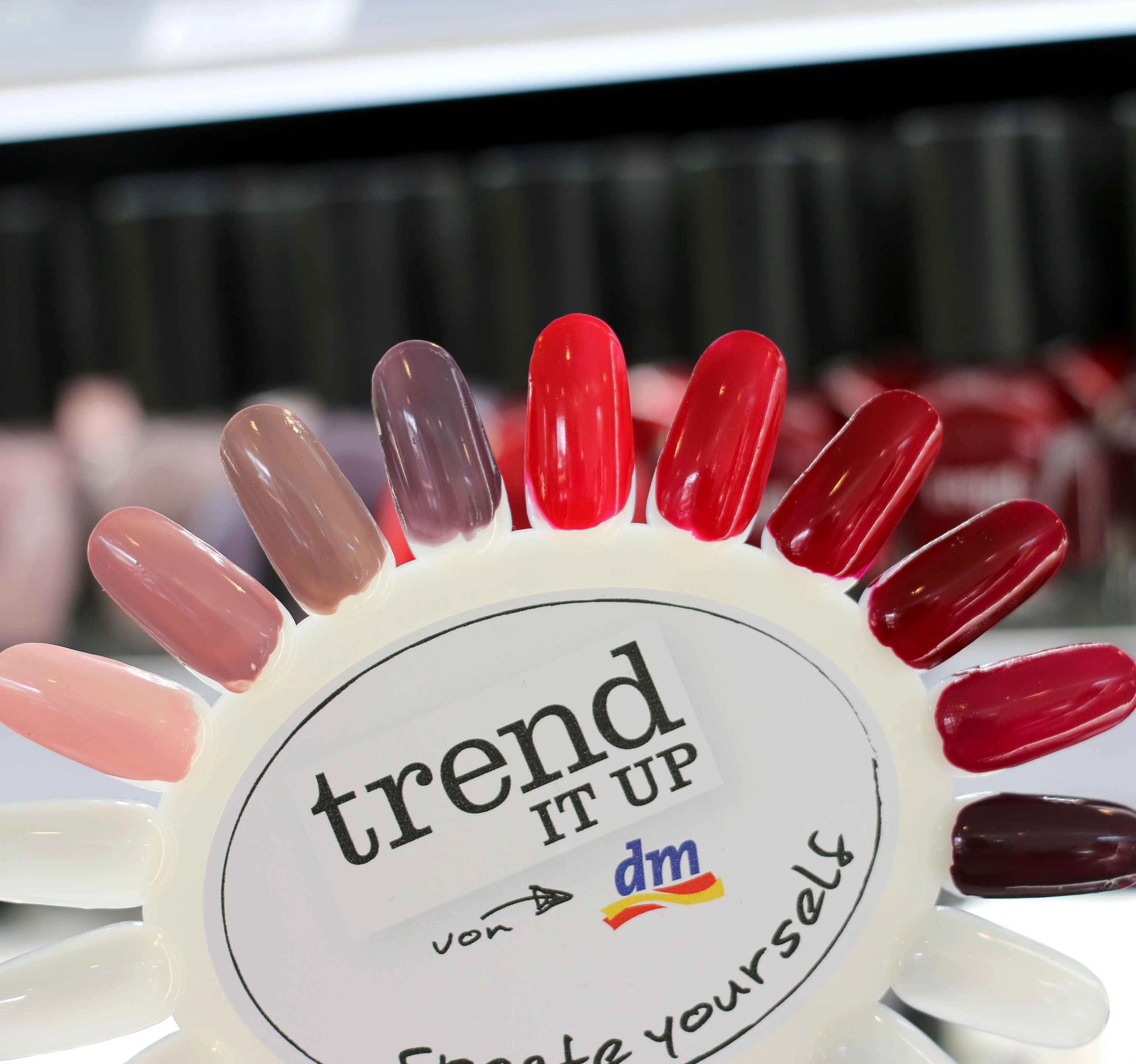 dm trend it up UV Powergel Swatches InnenAussen