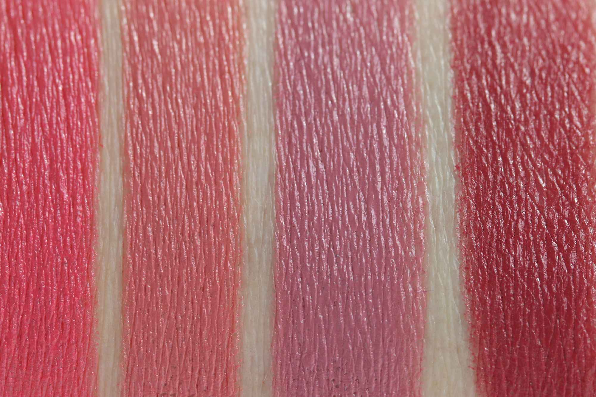 LIPaffair Color & Care Lippenstift Swatches InnenAussen 1