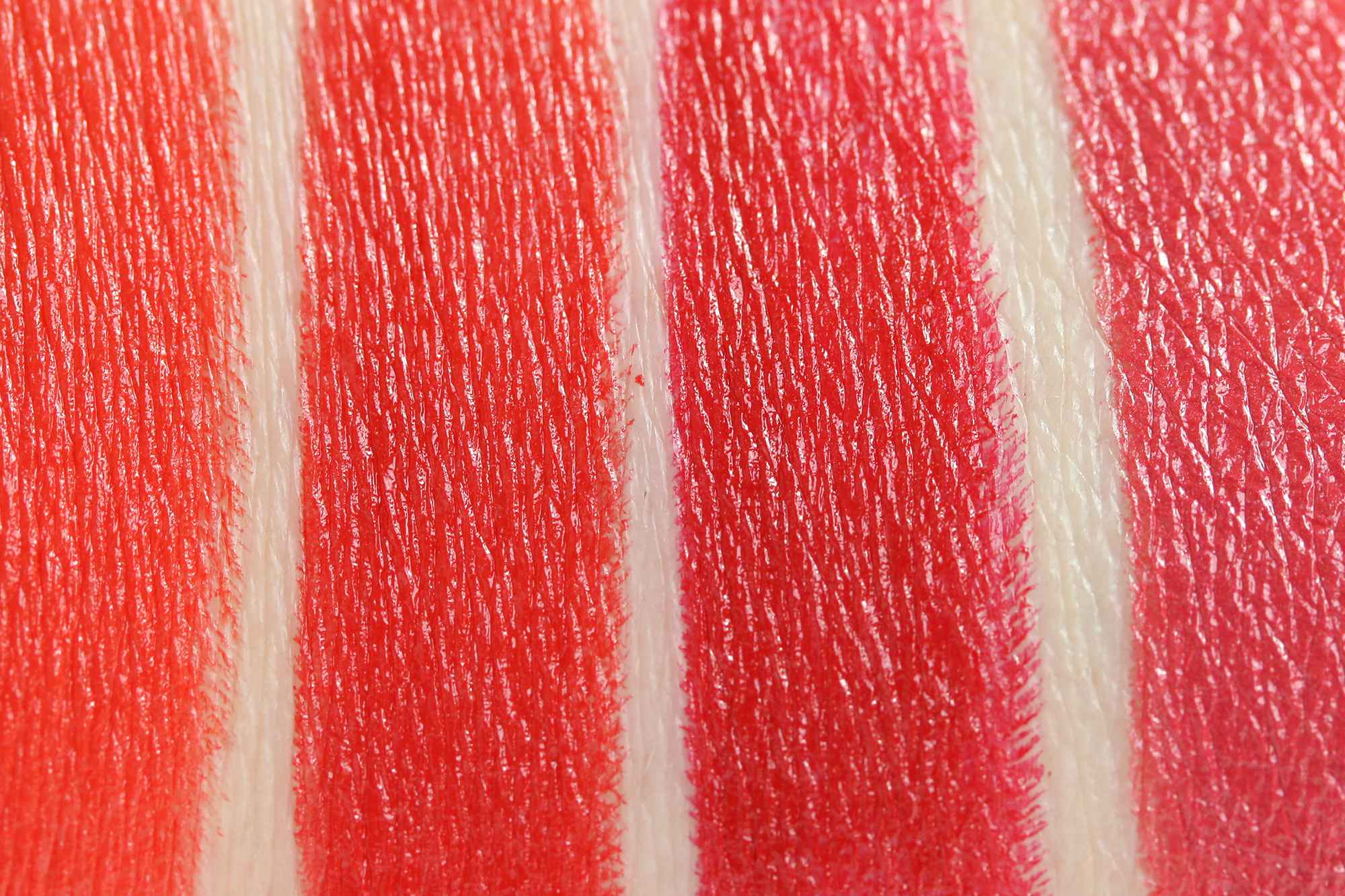 LIPaffair Color & Care Lippenstift Swatches InnenAussen 3