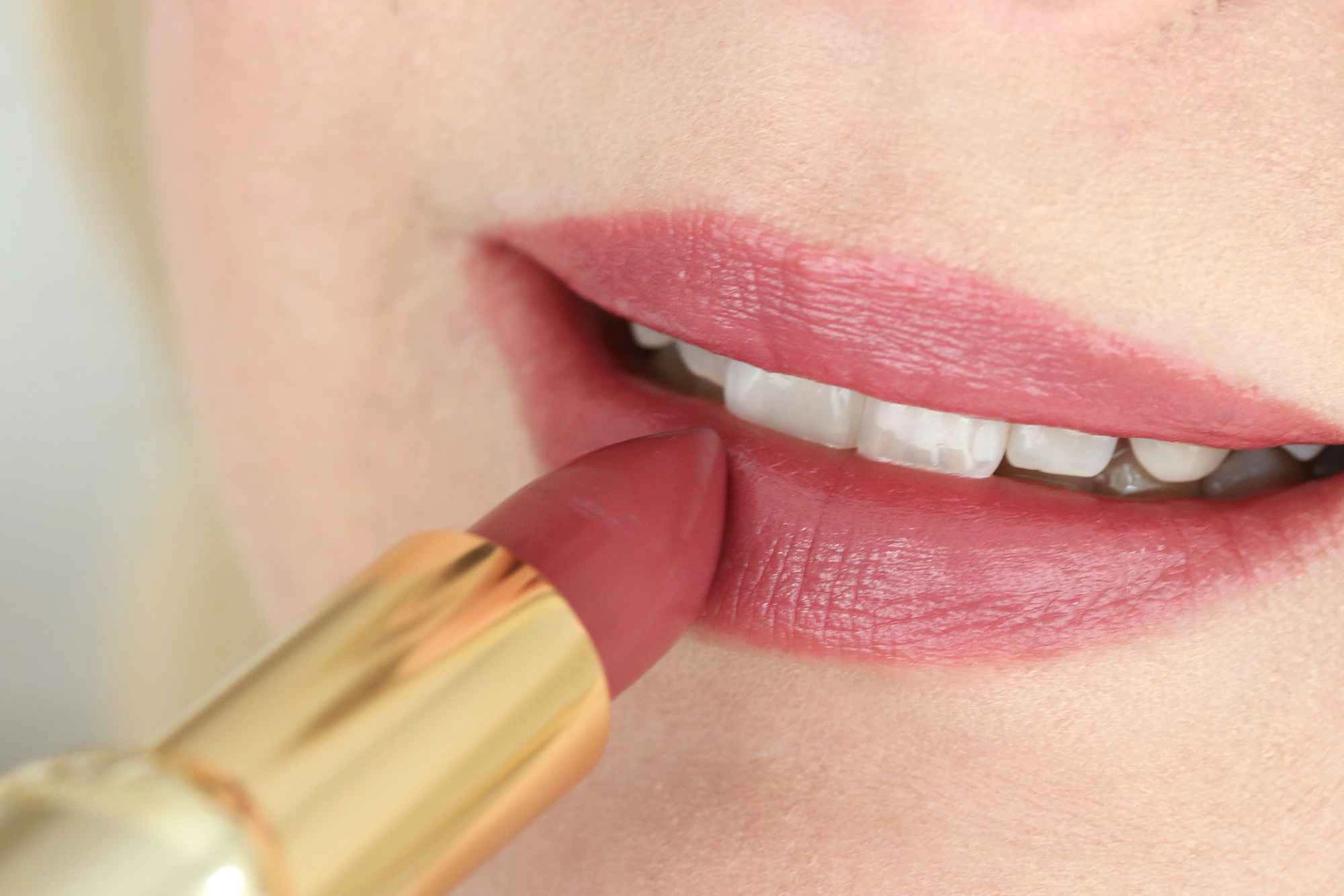 Loreal Color Riche 302 Bois de Rose InnenAussen Swatch