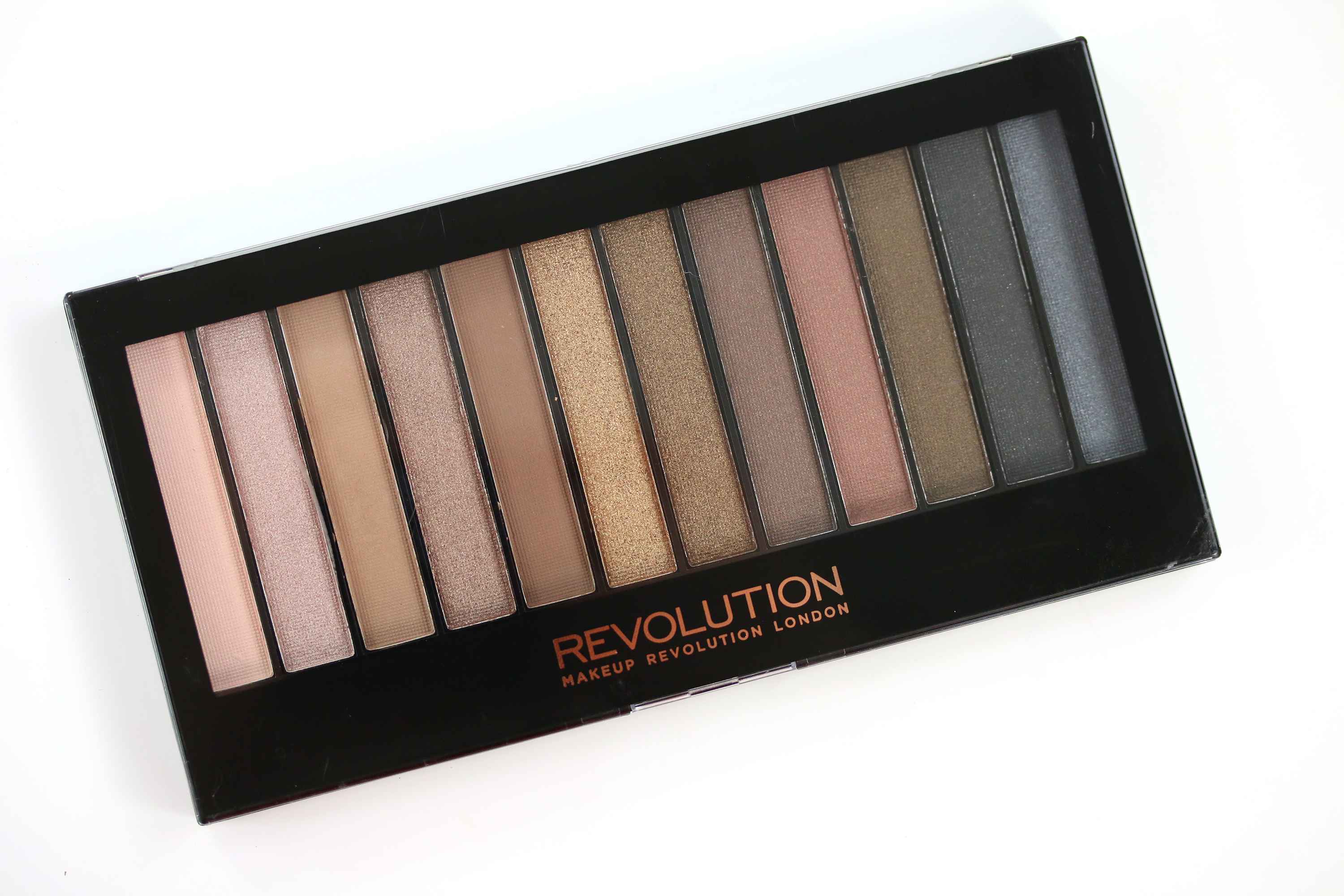 MakeUp Revolution Redemption Palette Iconic 1 InnenAussen