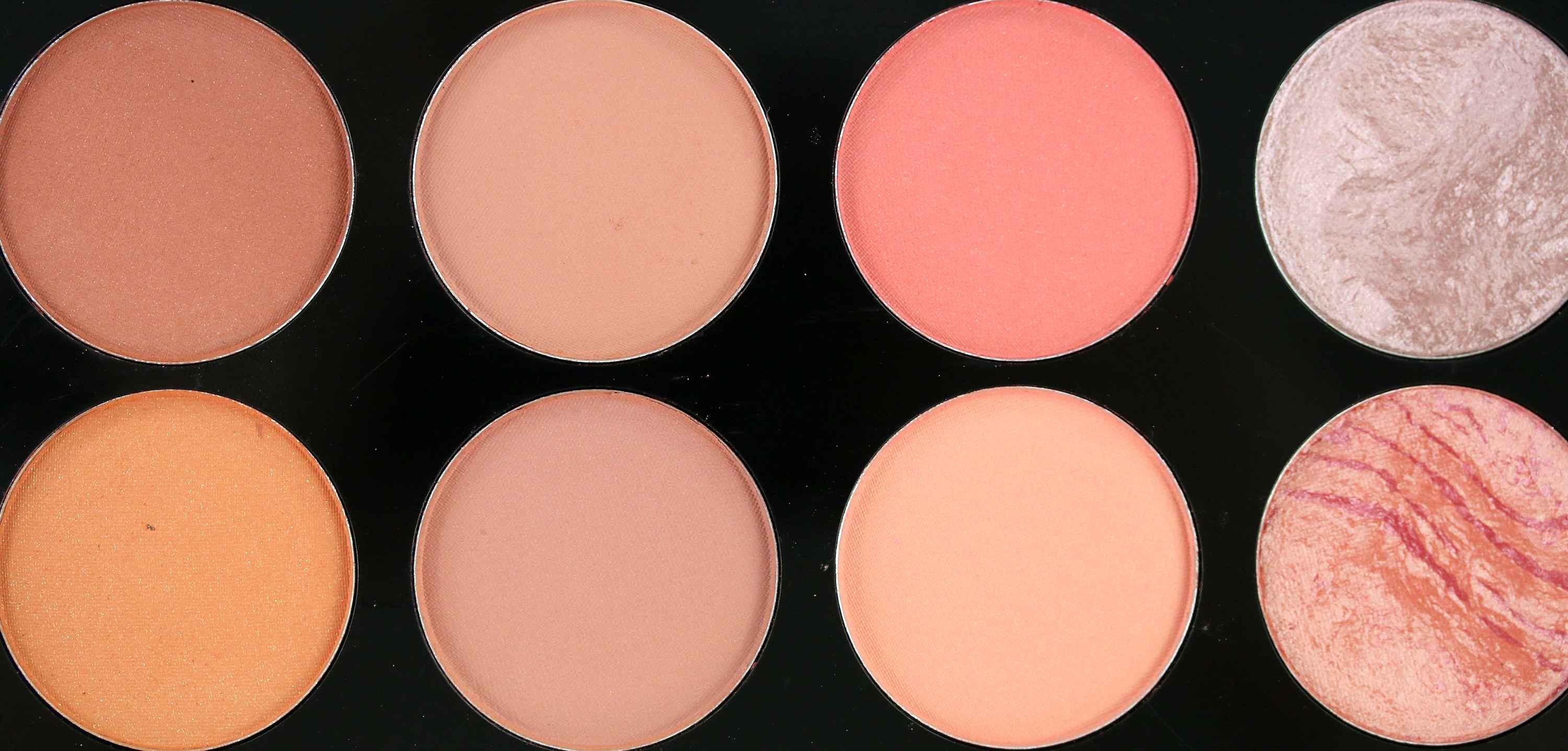 MakeUp Revolution Ultra Blush Palette Hot Spice Farben InnenAussen