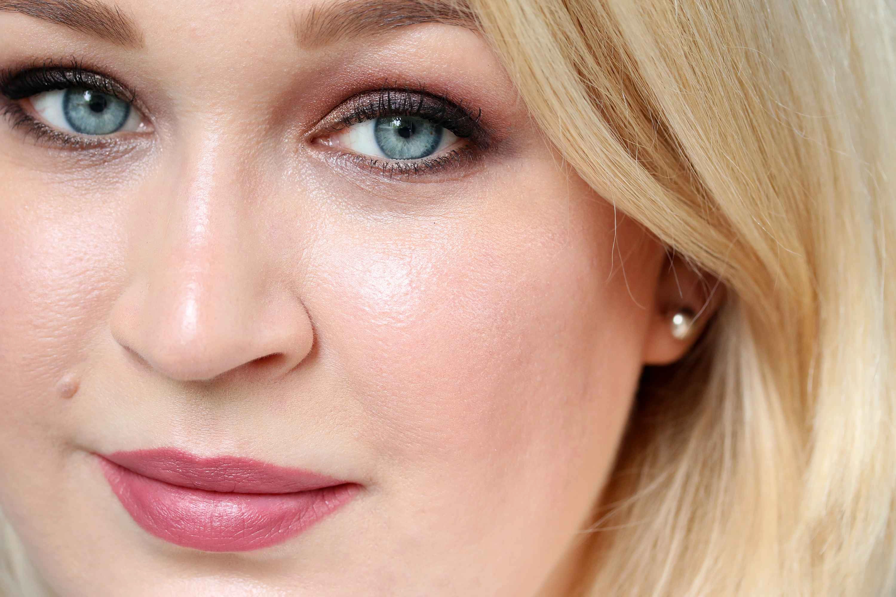 Maybelline Strobing Stick Look InnenAussen