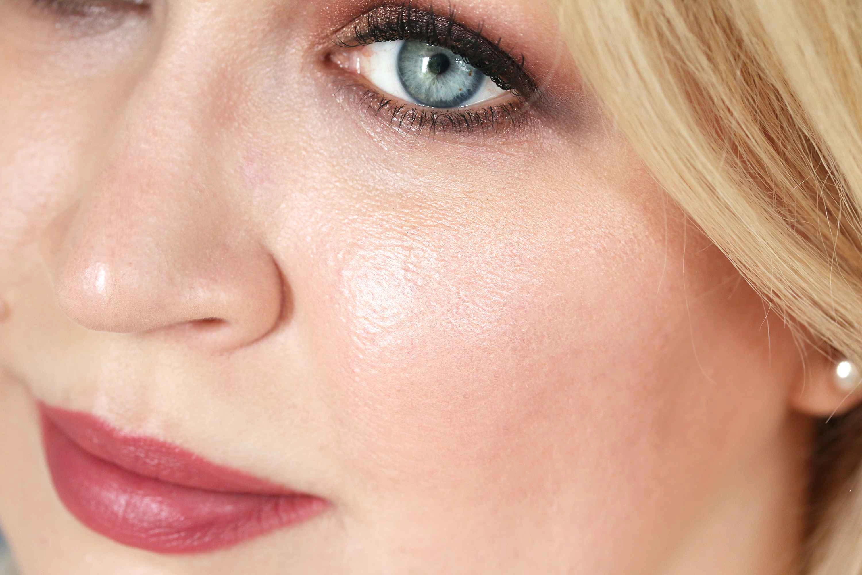 Maybelline Strobing Stick Tragebild InnenAussen