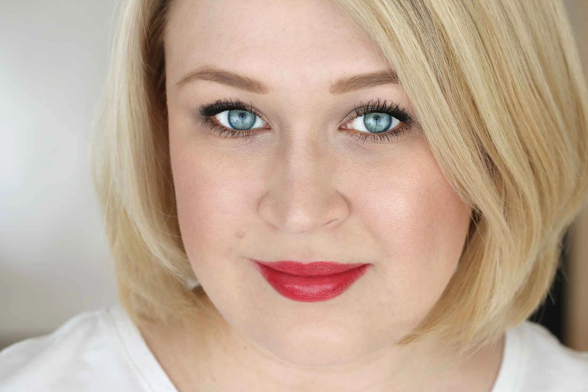 essence Camouflage Make-Up Concealer InnenAussen Geschminkt