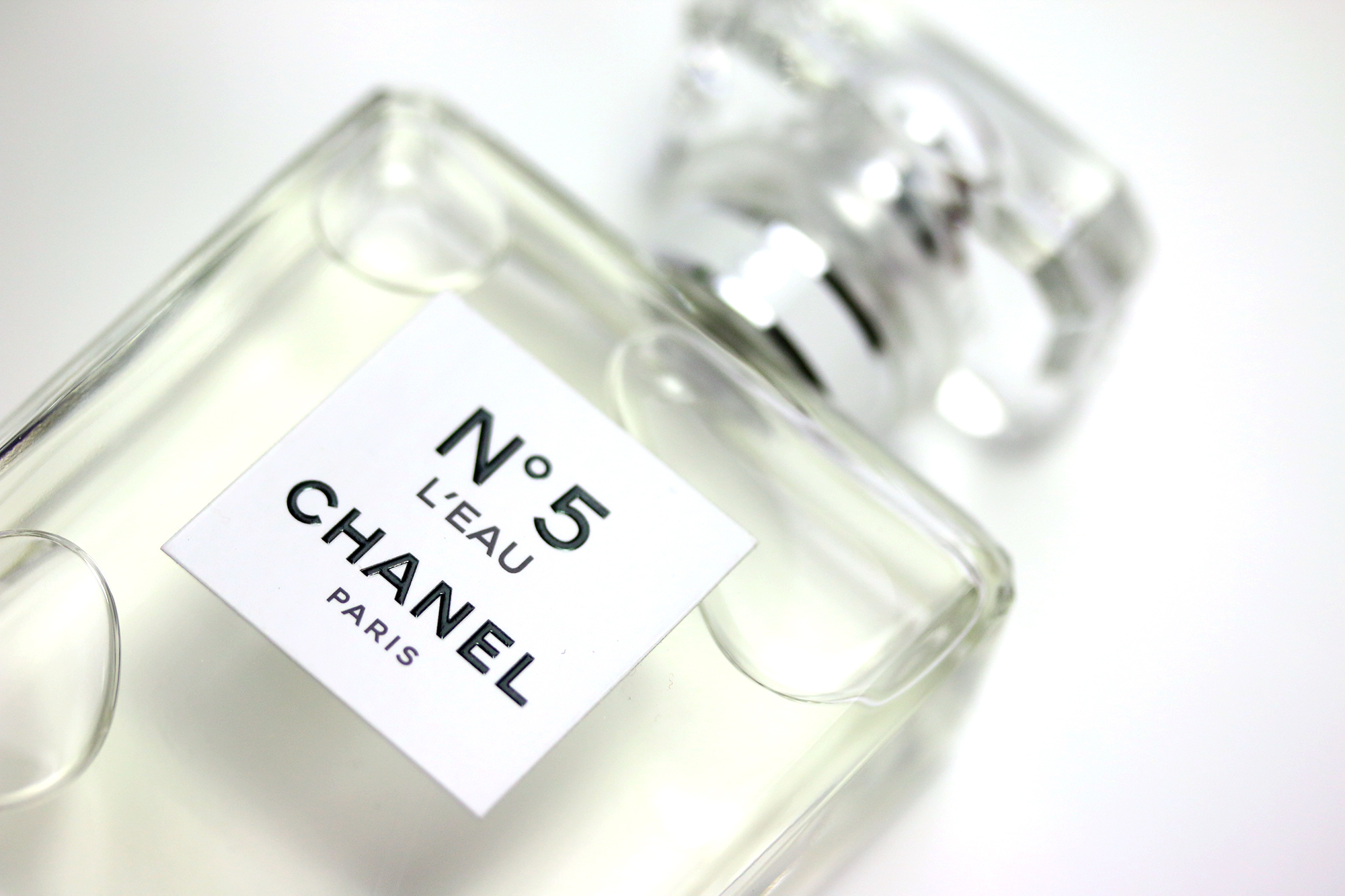 CHANEL N°5 L'EAU Eau de Toilette Spray, 100ml with Gift Box