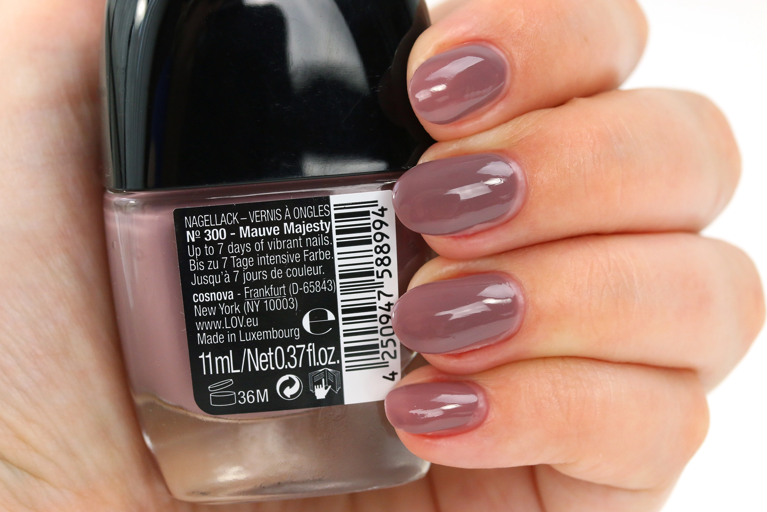 Lov Nagellack Swatches Innenaussen