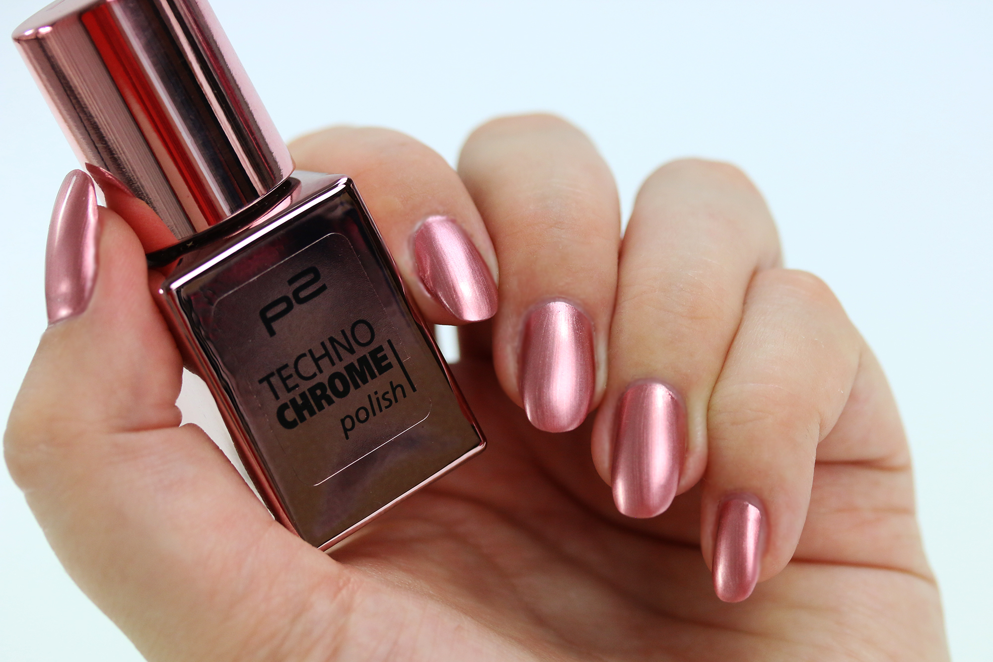 P2 Techno Chrome Nagellack Swatches Innenaussen