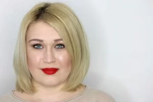 L'Oréal Paris Color Riche Lippenstift, Matt | Farbe 346 Scarlet Silhouette | Extrem Feuchtigkeitsspendend & Samtig
