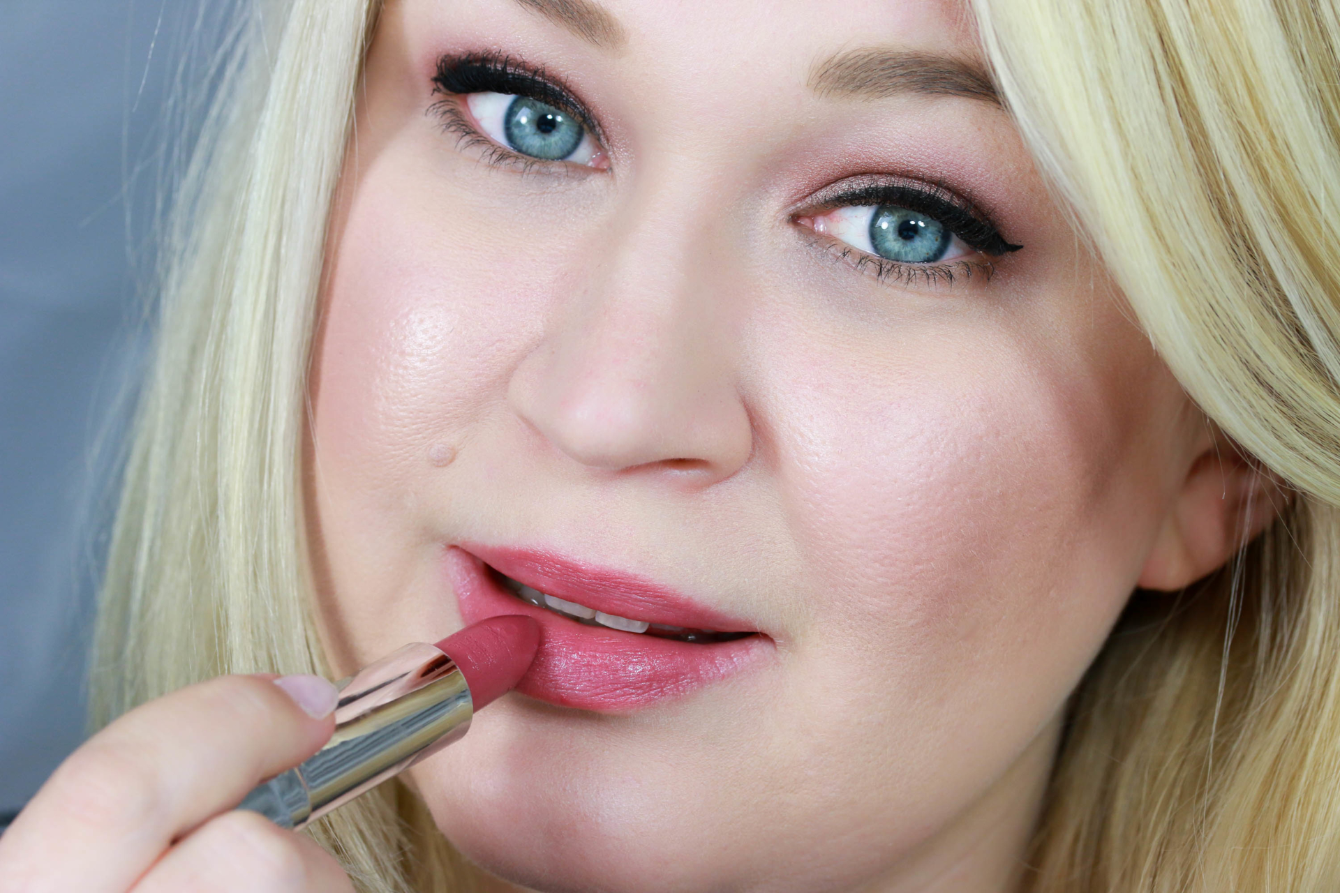 Catrice Volumizing Lip Balm 030 WonderFull Lips InnenAussen